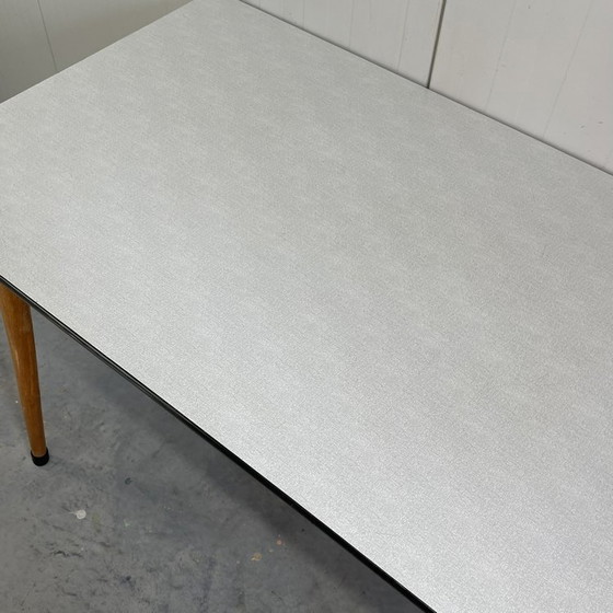 Image 1 of Vintage Jaren 60 Eettafel Bureau Formica/Schuine Pootjes