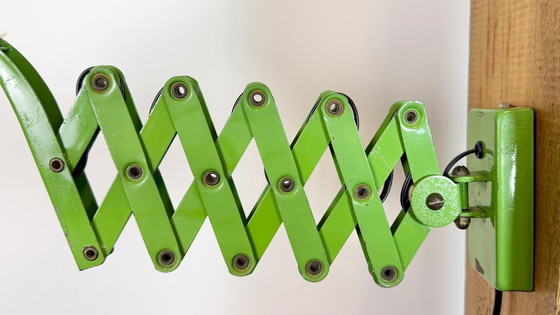 Image 1 of Groene industriële Duitse schaarwandlamp van Kaiser Leuchten, jaren 60.