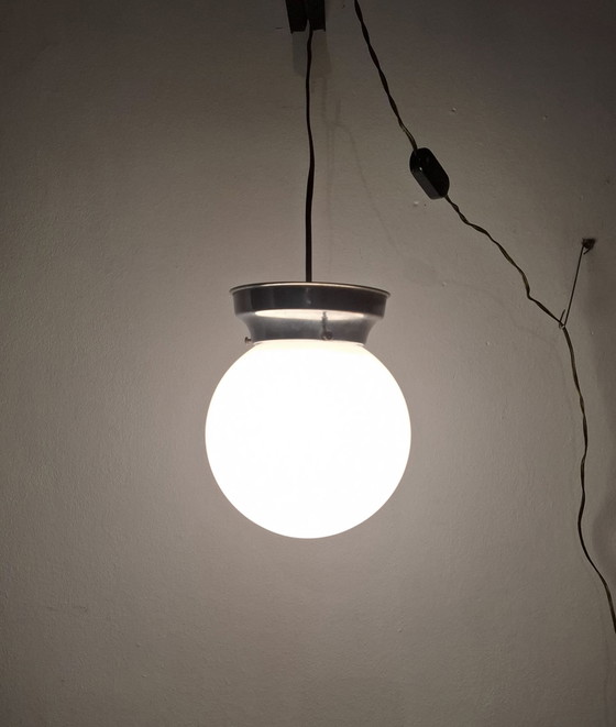 Kleiner 60er Jahre Kugel-Kronleuchter, Pendelleuchten, Glas, Chrom, Silber (Foto 3 von 7)