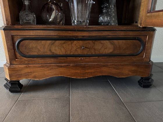 Image 1 of Elegante vetrina in stile classico: un vero gioiello