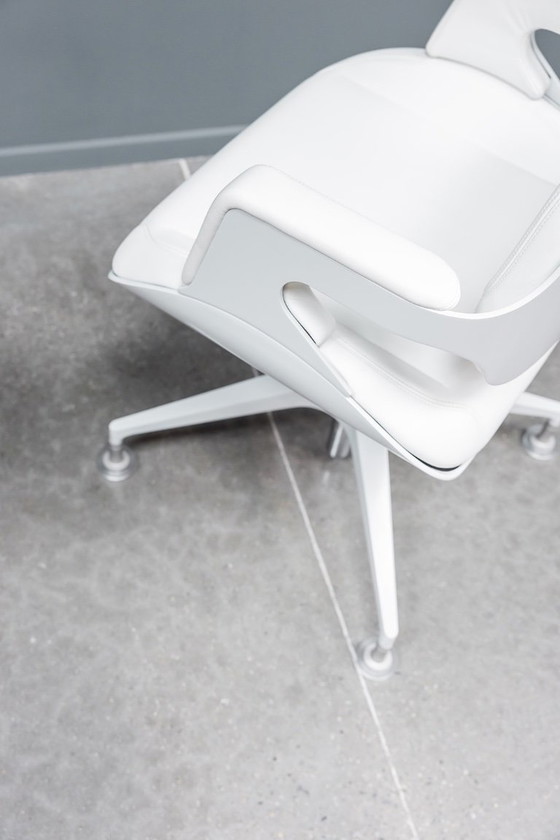 Image 1 of Voorzitter van de Interstuhl Silver-vergadering