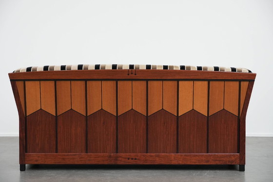 Image 1 of Sofá de diseño Schuitema de 2,5 plazas de la serie Decoforma con preciosa carpintería.