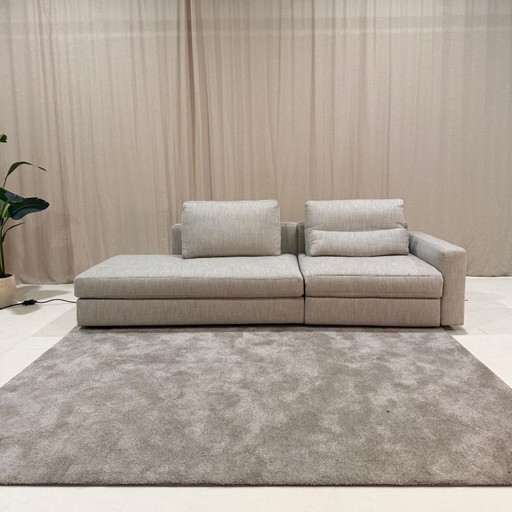 Two-seater Luv with relax function from Indera