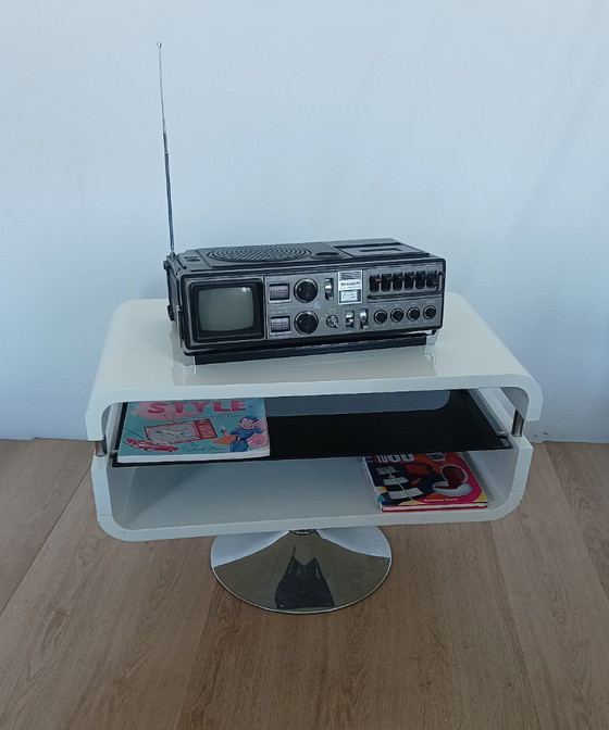 Space Age TV or Side Table – TV furniture, Glass, Metal (photo 4 of 11)