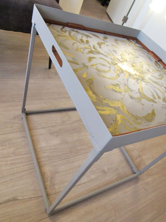 Image 1 of Mesa auxiliar de metal - estilo Japandi