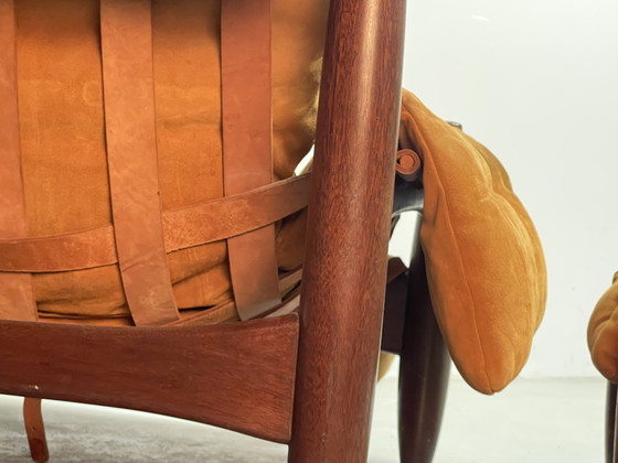 Image 1 of Sillón y reposapiés de mediados de siglo en color coñac, Sergio Rodríguez, años 70.