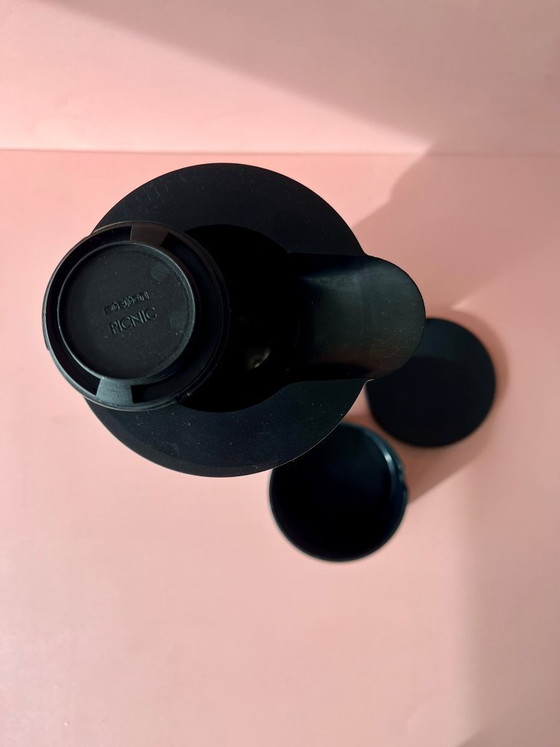 Image 1 of Stelton EM77 set: geïsoleerde kan en suikerpot, ontwerp van Erik Magnussen, Denemarken. Postmoderne zwarte thermoskan, jaren 70/
