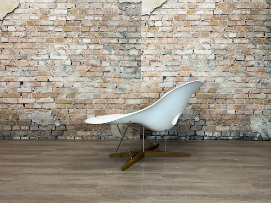 Image 1 of Vitra La Chaise