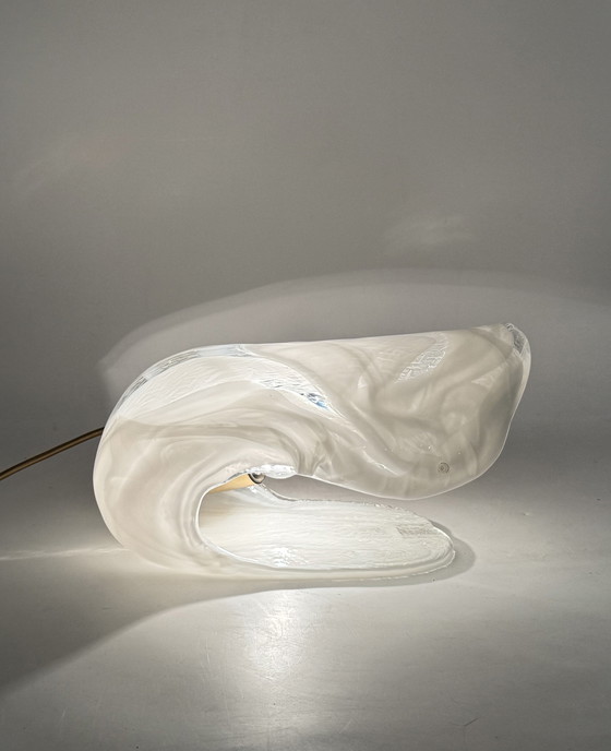 Image 1 of Murano geblazen schelpvormige glazen sculpturale tafellamp, La Murrina Italië 1970