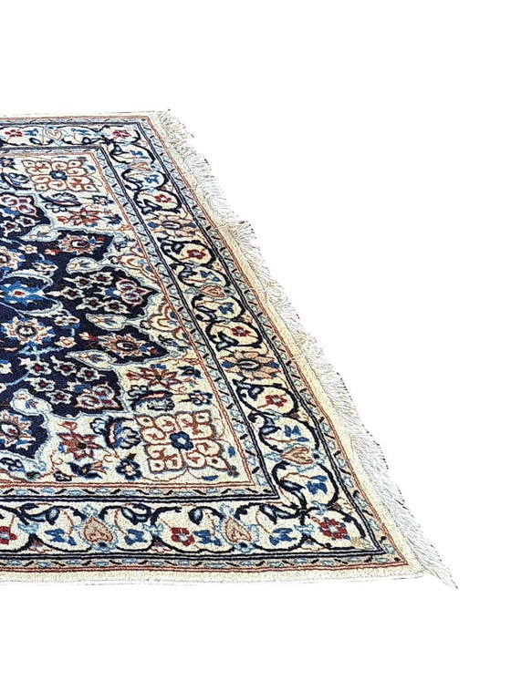 Handgeknüpfter Nain-Teppich, florale Motive, blau und rot, 116 x 206 cm, Iran – Teppiche & Läufer, Wool (photo 4 of 5)
