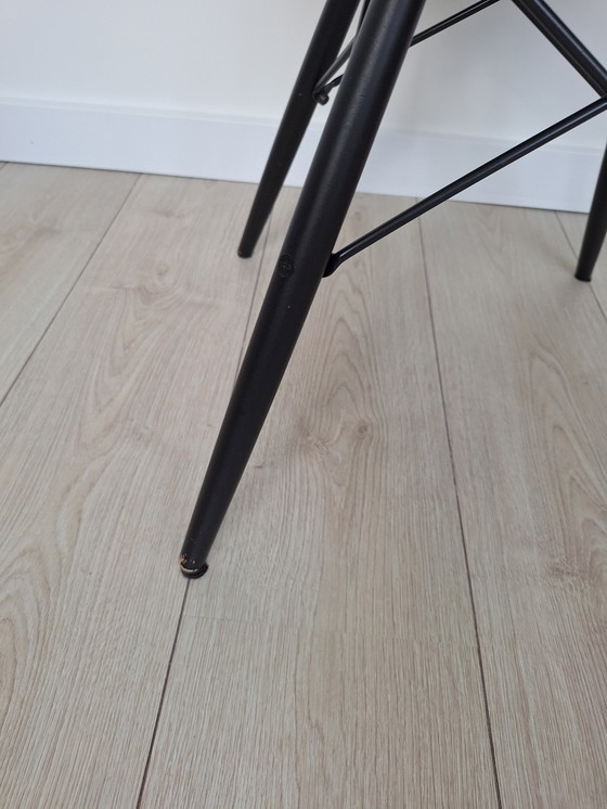 Image 1 of 2x Vitra Eames DSW negro con base negra