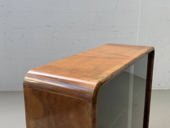 Art Deco Display Cabinet – Walnut, Glass Sliding Doors, 1940s – Storage cabinet, Wood (photo 16 of 17)