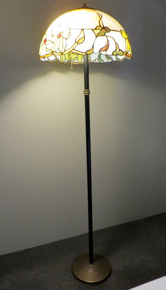 Lampadaire style Tiffany avec vitrail, Verre, Métal, Jaune (photo 6 sur 7)