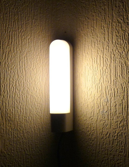 Lampe baguette Plani (Lumiance).