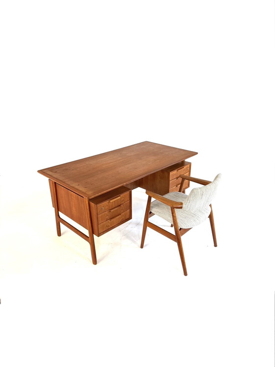 Image 1 of Scrivania vintage in teak, modello 75, Gunni Omann anni '60