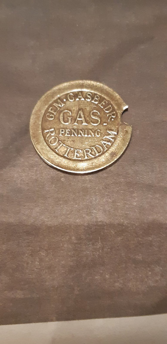 Image 1 of old gas meter