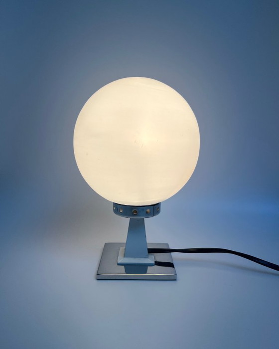 Image 1 of Lampe de table vintage en verre opalin blanc – années 1970