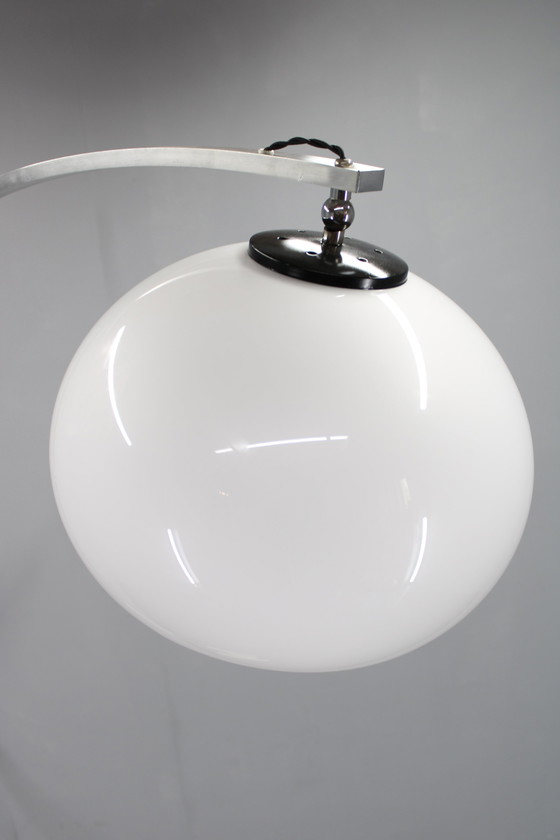 Image 1 of 1970er Harvey Guzzini Bogenförmige verstellbare Stehleuchte, Italien