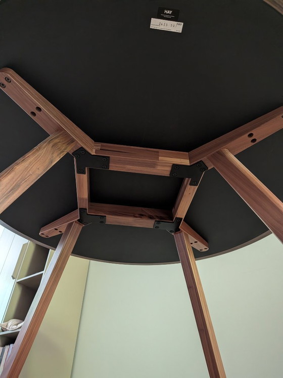 HAY - Copenhague CPH25 Round Table Ø 140cm Walnut – Dining tables, Wood (photo 4 of 6)