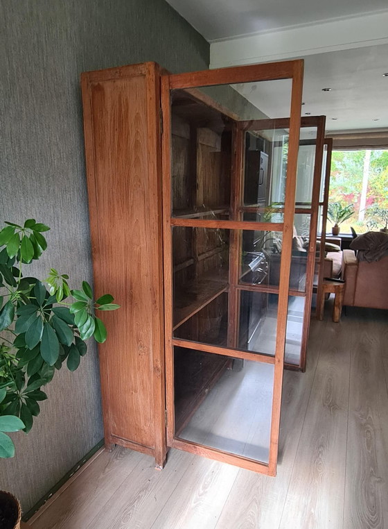 Image 1 of Doorleefd antieke vintage boekenkast / vitrinekast