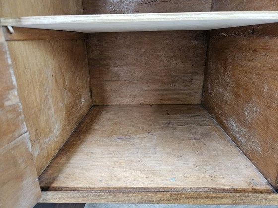 Image 1 of Art Deco dressoir in walnoot en licht walnoot.