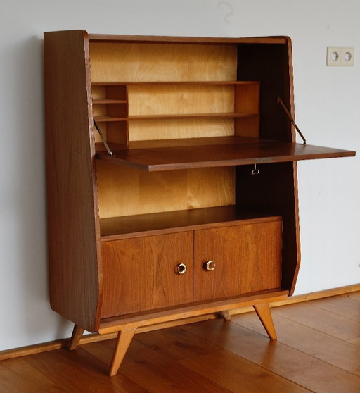 VINTAGE DRESSER, 1950s