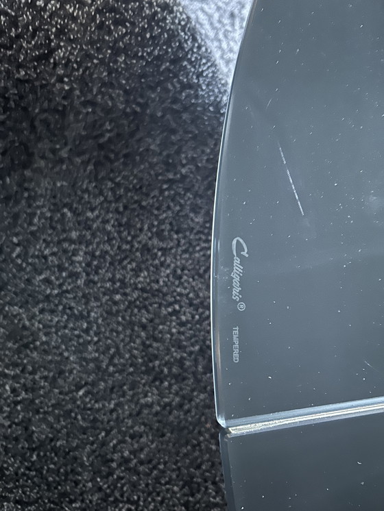 Image 1 of Calligaris dining table round