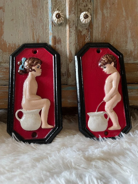 Image 1 of Cartelli per servizi igienici in ghisa rossa vintage per ragazzo e ragazza