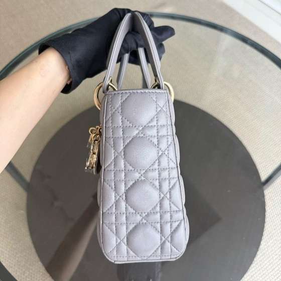 Image 1 of DIOR DONNA PICCOLO - PELLE DI AGNELLO CANNAGE GRIGIO FERRAMENTA GRIGIO ORO