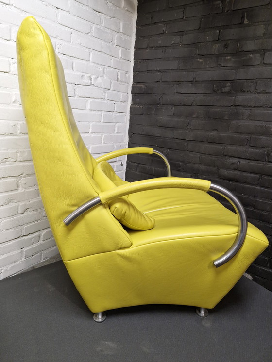 Image 1 of Vision assise avec Hocker (L'avenir)