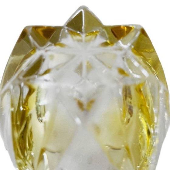 Image 1 of Portavelas de cristal tallado en forma de estrella amarilla MCM 1960s