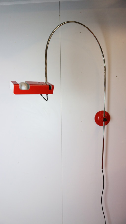 Lampe murale rouge en forme d'araignée de Joe Colombo pour O-Luce, 1965