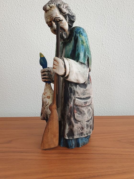 Image 1 of Statuetta in legno "Cacciatore"