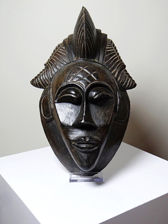Image 1 of Decoratief Afrikaans wandmasker in de Punu Tsangui-stijl, gesneden hout, 20e eeuw
