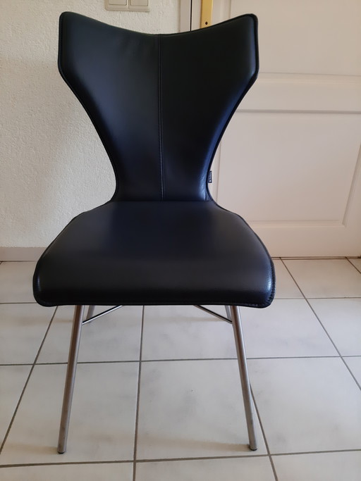 4 Chairs Joni by Bert Plantagie