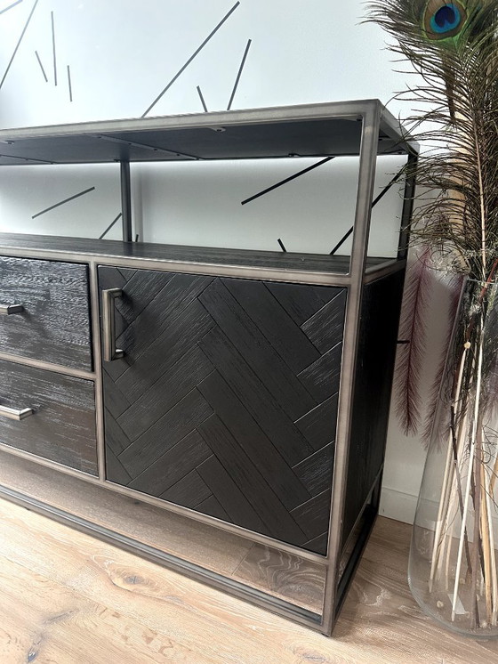 Image 1 of Buffet moderne avec cadre en métal