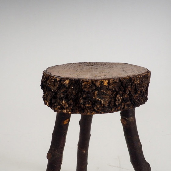 Rustikaler handgefertigter Holz-Hocker – Wood (photo 12 of 13)