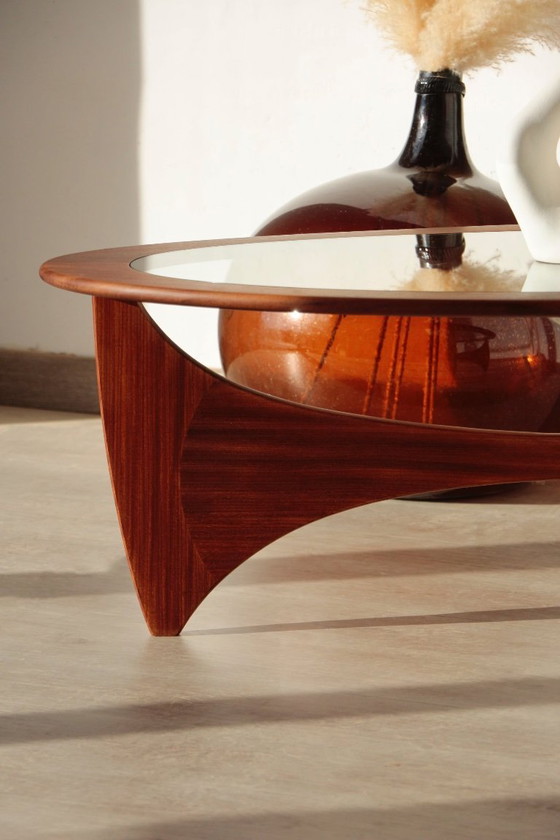 Image 1 of Table basse ovale - Modèle Astro - G Plan - N°2