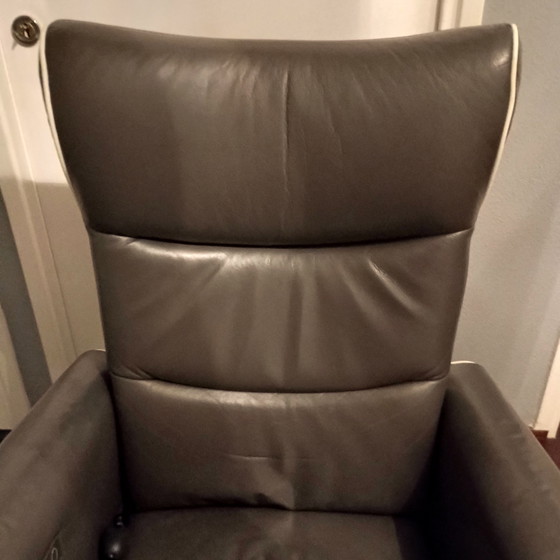 Image 1 of Relaxsessel, auffällig braun, extra klein