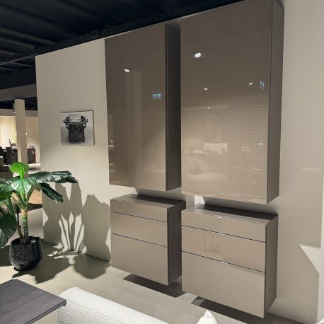 Image 1 of Neo hangkast