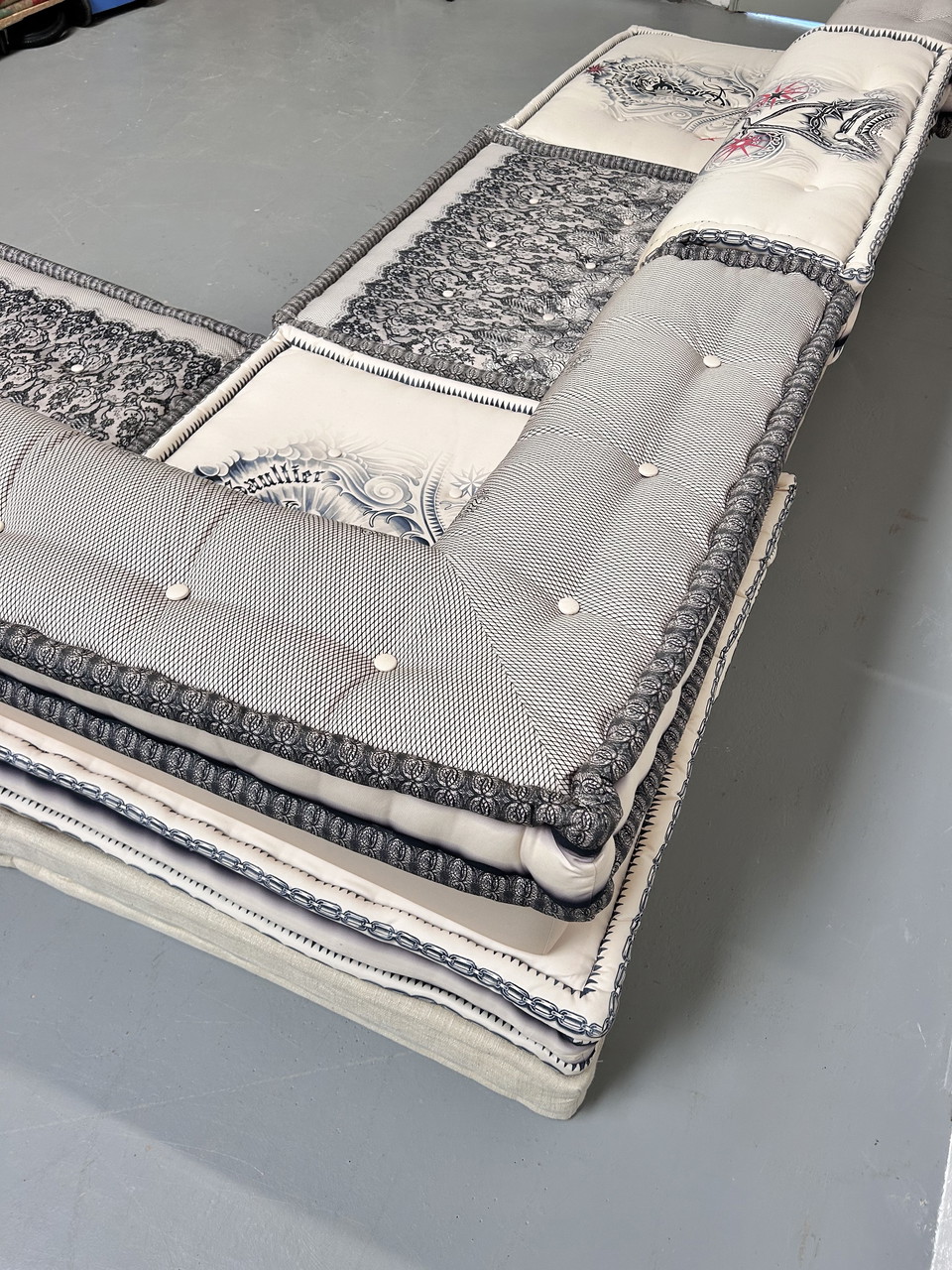 Jean Paul Gauthier Divano Roche Bobois Mah Jong €7,190 Whoppah