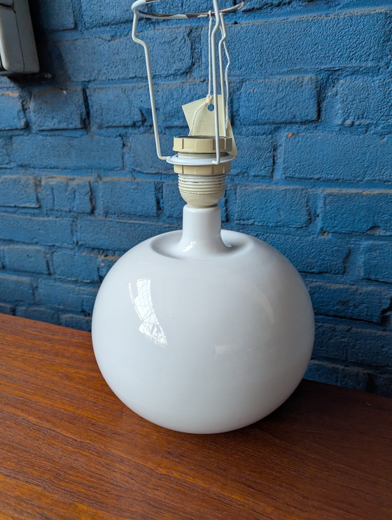 Image 1 of Deense vintage witte tafellamp 