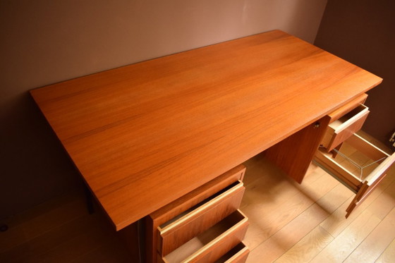 Mooi ruim vintage bureau – Eeka Meubel, Metal, Wood (photo 3 of 7)