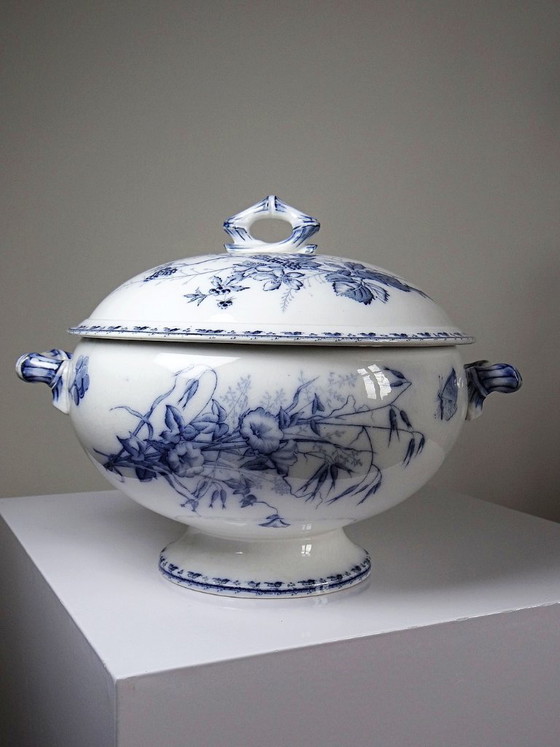 Image 1 of Sarreguemines fine earthenware tureen, Carmen pattern, blue decoration, 19th-20th century