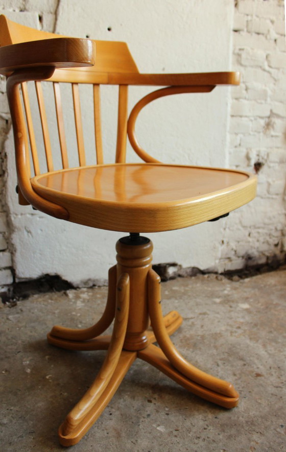 Image 1 of 2 chaises de bureau vintage en bois Thonet