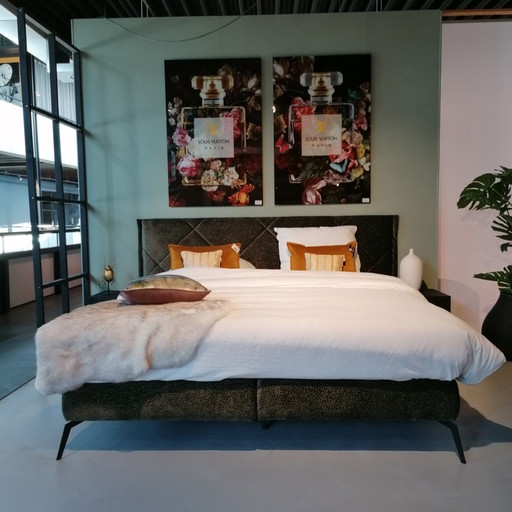 Paragon Scarface box spring - 180x200