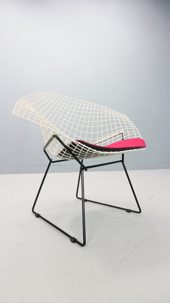 Image 1 of Silla Diamond de Harry Bertoia en metal blanco y negro y nuevos asientos años 60