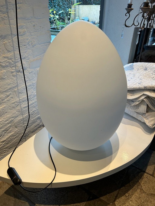 Vintage Opal Egg-shaped Murano glass lamp