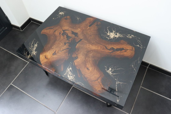 Image 1 of Table basse design en époxy