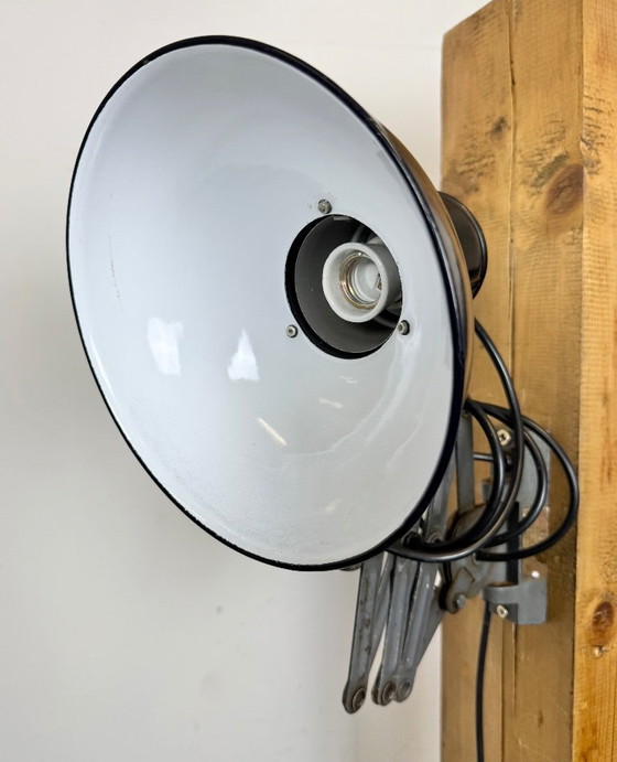 Image 1 of Lampada da parete industriale a forbice in smalto nero, anni '50